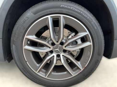 Certified 2023 Mercedes-Benz GLA 35 AMG 4MATIC image 6