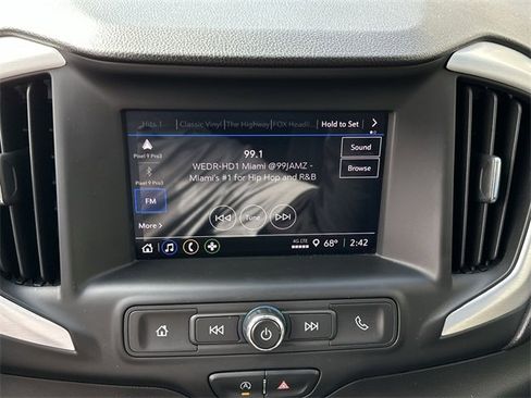 Used 2023 GMC Terrain SLE image 23