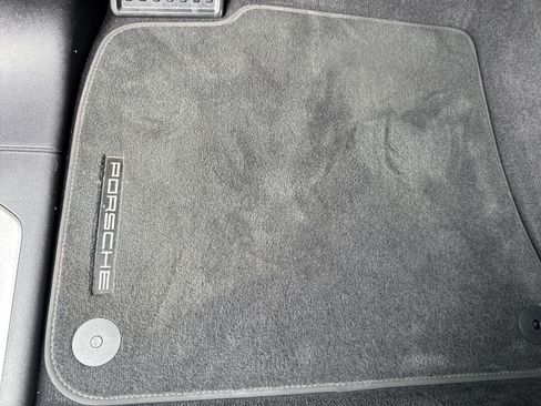 Used 2024 Porsche Cayenne Coupe image 18