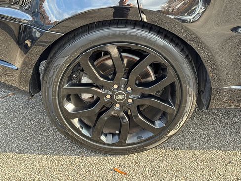 Used 2022 Land Rover Range Rover Sport HSE Silver Edition image 17