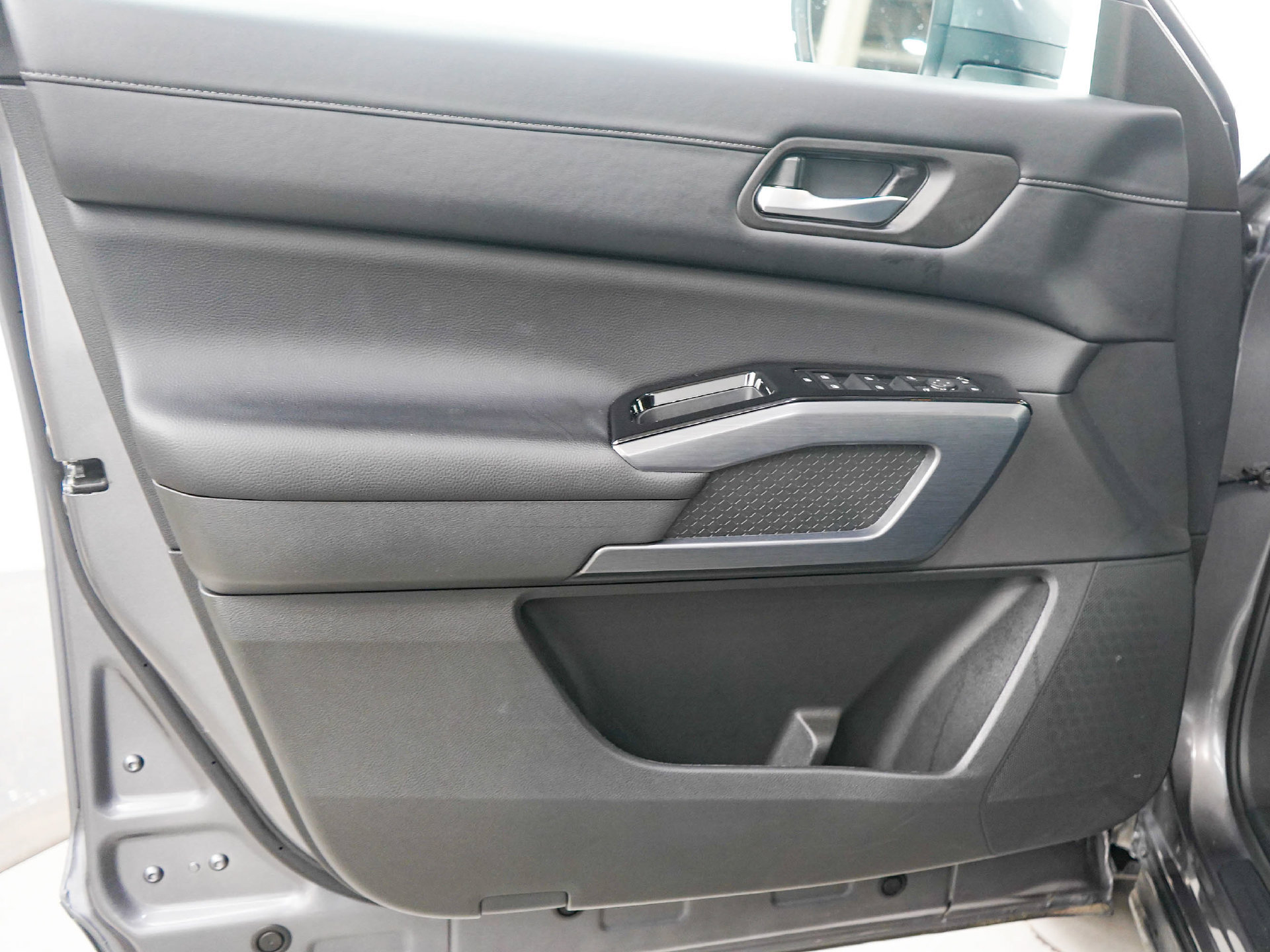 Used 2024 Nissan Pathfinder SL AWD/4WD image 20