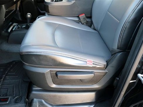 Used 2022 RAM 2500 Tradesman w/ Chrome Appearance Group image 13