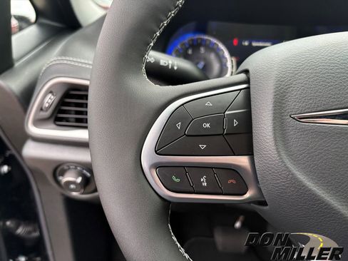 New 2026 Chrysler Pacifica Select image 15