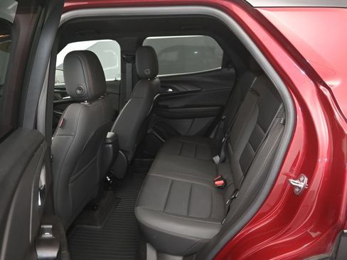 Used 2023 Chevrolet TrailBlazer RS FWD image 18