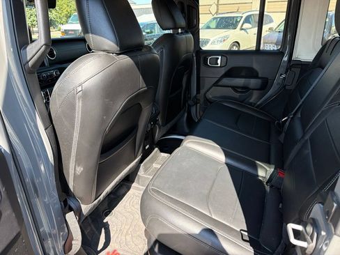 Used 2022 Jeep Wrangler Unlimited Sahara w/ Cold Weather Group AWD/4WD image 21