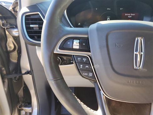 Used 2019 Lincoln Nautilus Reserve image 25