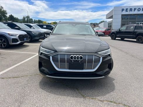 Used 2022 Audi e-tron Premium AWD/4WD image 16