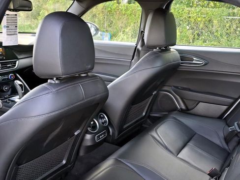 Used 2023 Alfa Romeo Giulia Sprint image 23