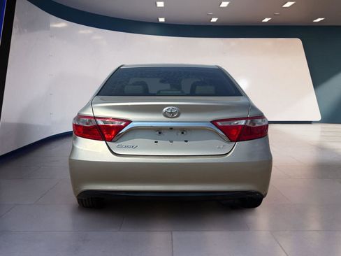 Used 2017 Toyota Camry LE image 4