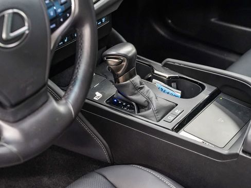 Used 2025 Lexus ES 300h w/ Premium Package FWD image 24
