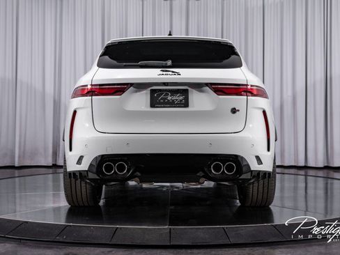 Used 2024 Jaguar F-PACE SVR image 15