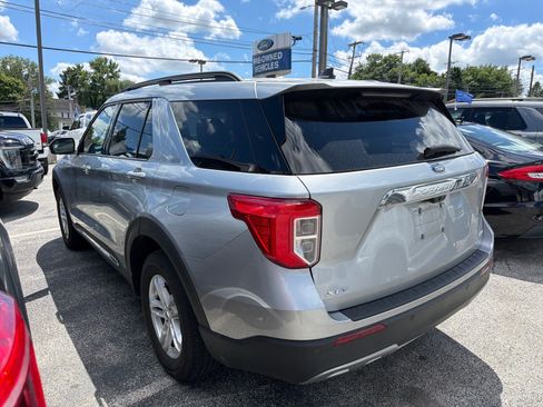 Used 2023 Ford Explorer XLT w/ Equipment Group 202A AWD/4WD image 8