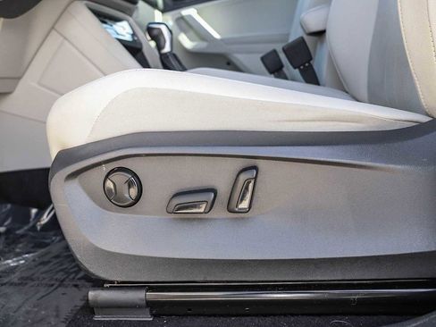 Certified 2022 Volkswagen Tiguan SE image 22