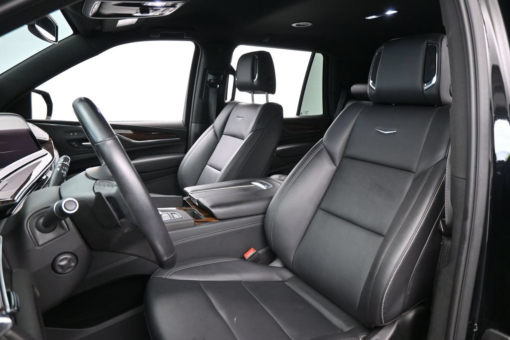 Used 2023 Cadillac Escalade Luxury RWD image 10