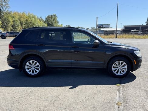 Used 2020 Volkswagen Tiguan S image 8