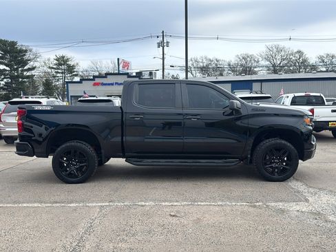 Used 2023 Chevrolet Silverado 1500 Custom Trail Boss w/ LPO, Dark Essentials Package image 9