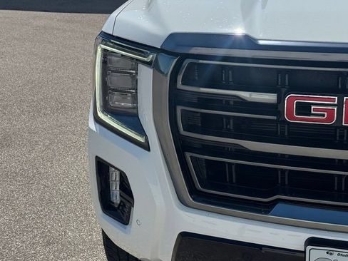 Used 2024 GMC Yukon XL AT4 w/ Technology Package AWD/4WD image 12