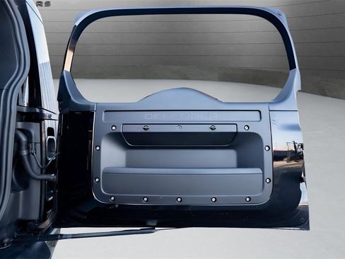 Used 2023 Land Rover Defender 110 V8 image 40