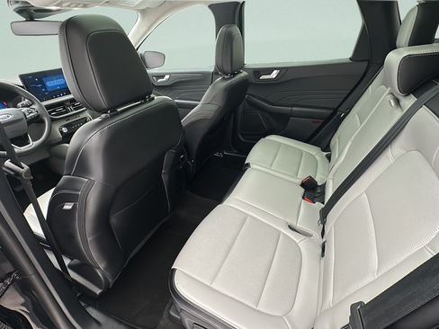 Used 2025 Ford Escape Platinum AWD/4WD image 10