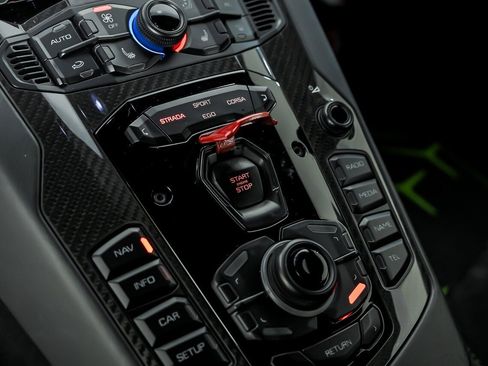 Used 2019 Lamborghini Aventador SVJ AWD/4WD image 41