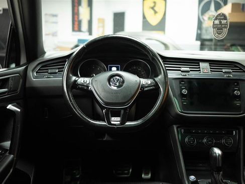 Used 2021 Volkswagen Tiguan SE R-Line image 18