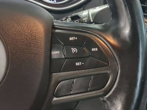 Used 2020 Jeep Cherokee Trailhawk w/ Cold Weather Group AWD/4WD image 30