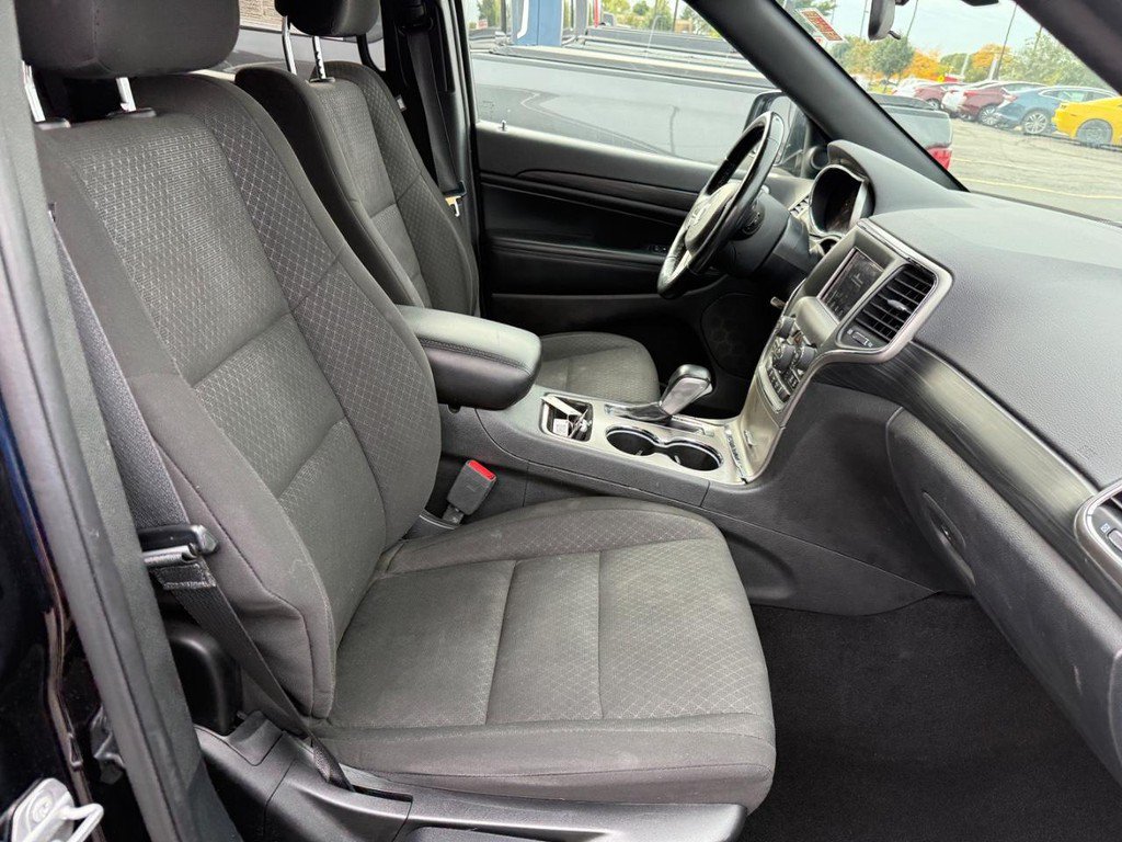 Used 2021 Jeep Grand Cherokee Laredo w/ Security & Convenience Group AWD/4WD image 6