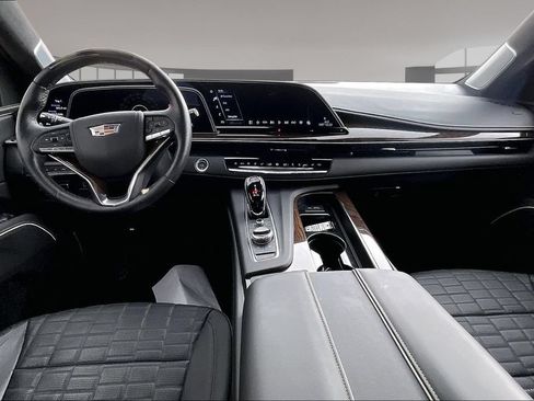 Certified 2024 Cadillac Escalade Sport Platinum w/ LPO, ONYX Package AWD/4WD image 15