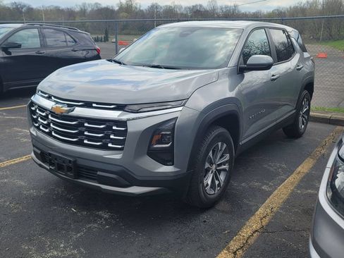 Used 2026 Chevrolet Equinox LT w/ Convenience Package II AWD/4WD image 2