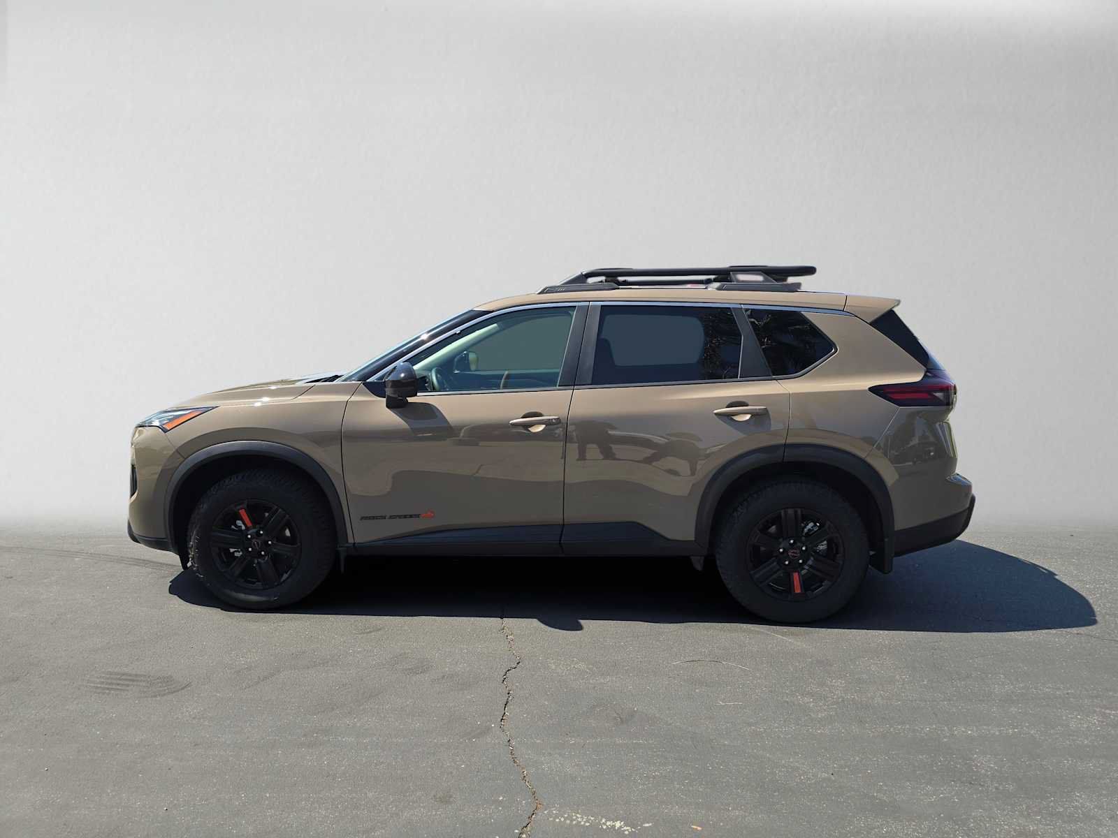 Used 2025 Nissan Rogue SV AWD/4WD image 6