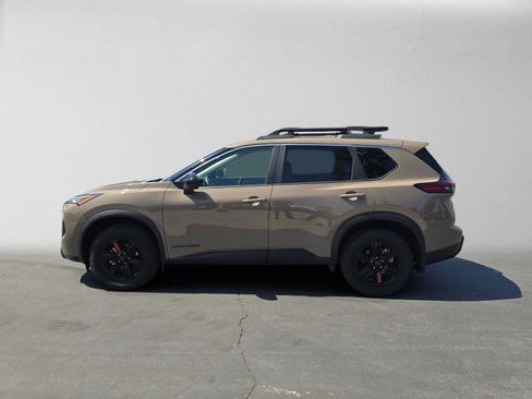 Used 2025 Nissan Rogue SV AWD/4WD image 6