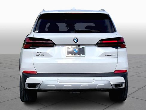 New 2025 BMW X5 sDrive40i w/ Climate Comfort Package image 4