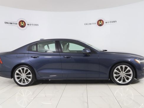 Used 2020 Volvo S60 T6 Momentum w/ Protection Package image 2