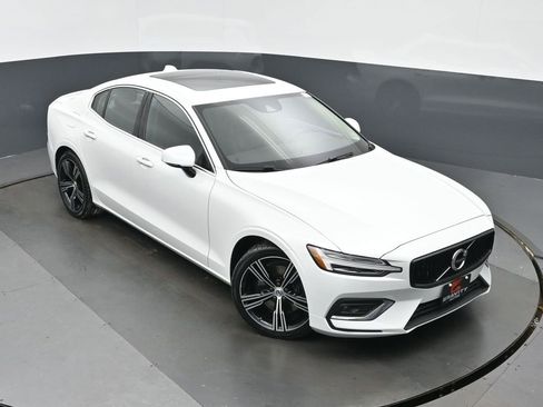 Used 2020 Volvo S60 T6 Inscription w/ Protection Package Premier image 34
