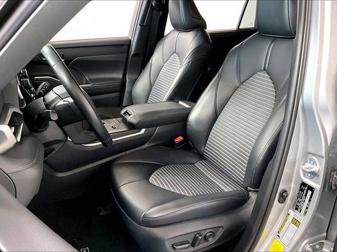 Used 2021 Toyota Highlander XSE image 25