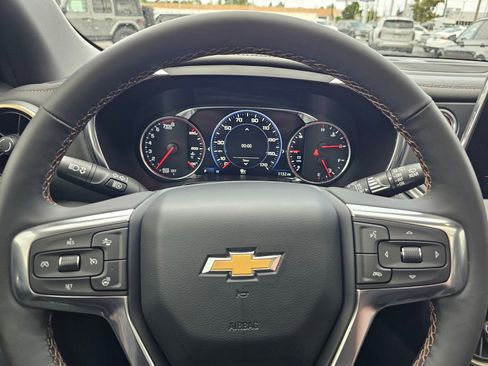 Used 2025 Chevrolet Blazer Premier w/ Driver Confidence II Package image 30