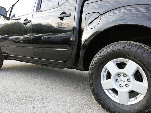 Used 2008 Nissan Frontier SE w/ SE Value Truck Pkg AWD/4WD image 8
