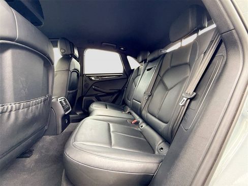 Used 2021 Porsche Macan image 26