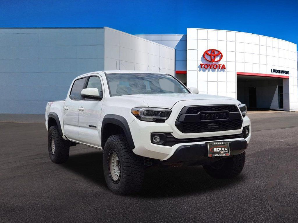 Used 2023 Toyota Tacoma TRD Off-Road w/ Black Out Package (TMS) AWD/4WD image 8