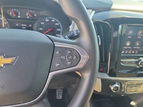 Used 2022 Chevrolet Traverse LS image 25