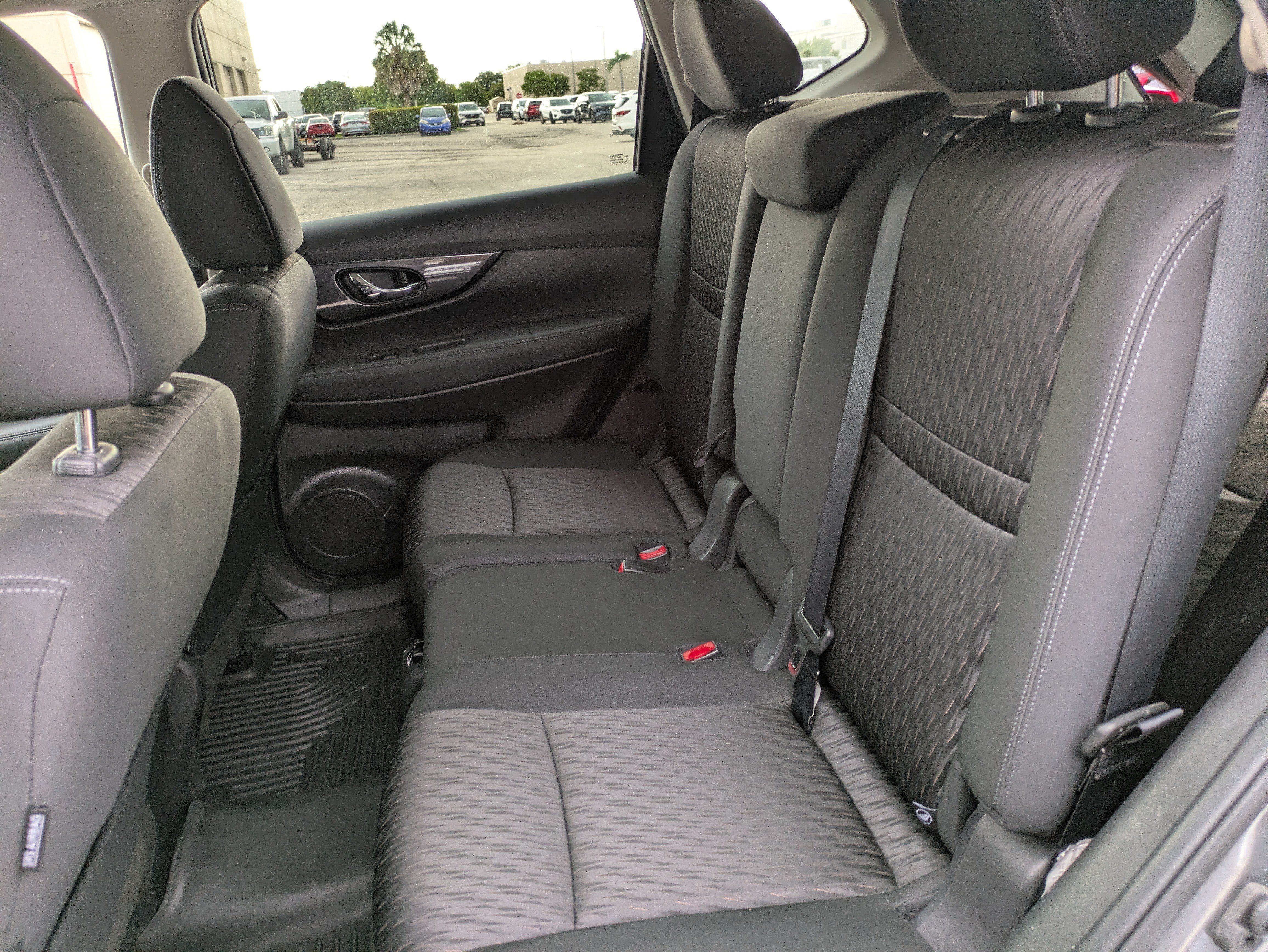 Used 2018 Nissan Rogue SV w/ Premium Package AWD/4WD image 13