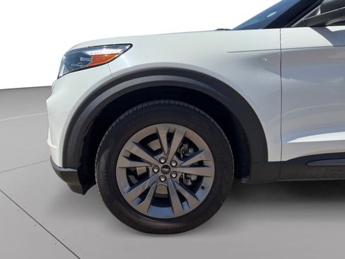 Used 2021 Ford Explorer XLT w/ Equipment Group 202A RWD image 9