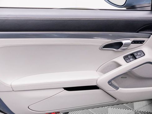 Used 2018 Porsche 718 Boxster GTS image 14