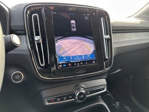 Certified 2023 Volvo XC40 B5 Plus w/ Climate Package image 23