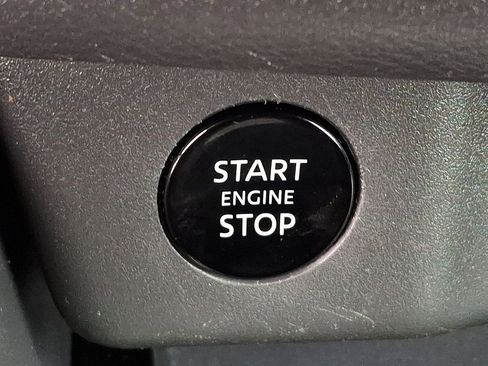 Used 2024 Nissan Rogue S image 22