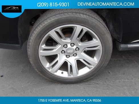 Used 2017 Cadillac Escalade Premium Luxury image 8