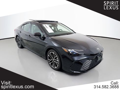 Used 2025 Toyota Camry XLE w/ Premium Plus Package image 1