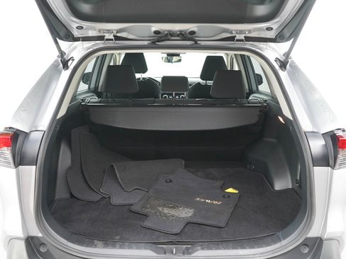 Used 2019 Toyota RAV4 LE w/ Carpet Mat Package AWD/4WD image 16