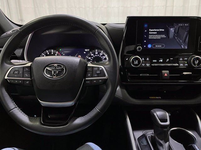 Used 2023 Toyota Highlander XSE AWD/4WD image 23