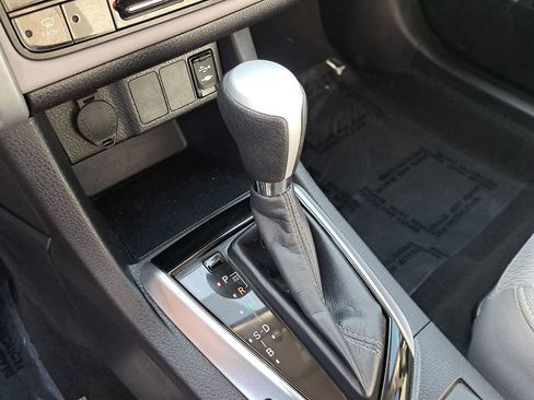 Used 2017 Toyota Corolla LE image 24